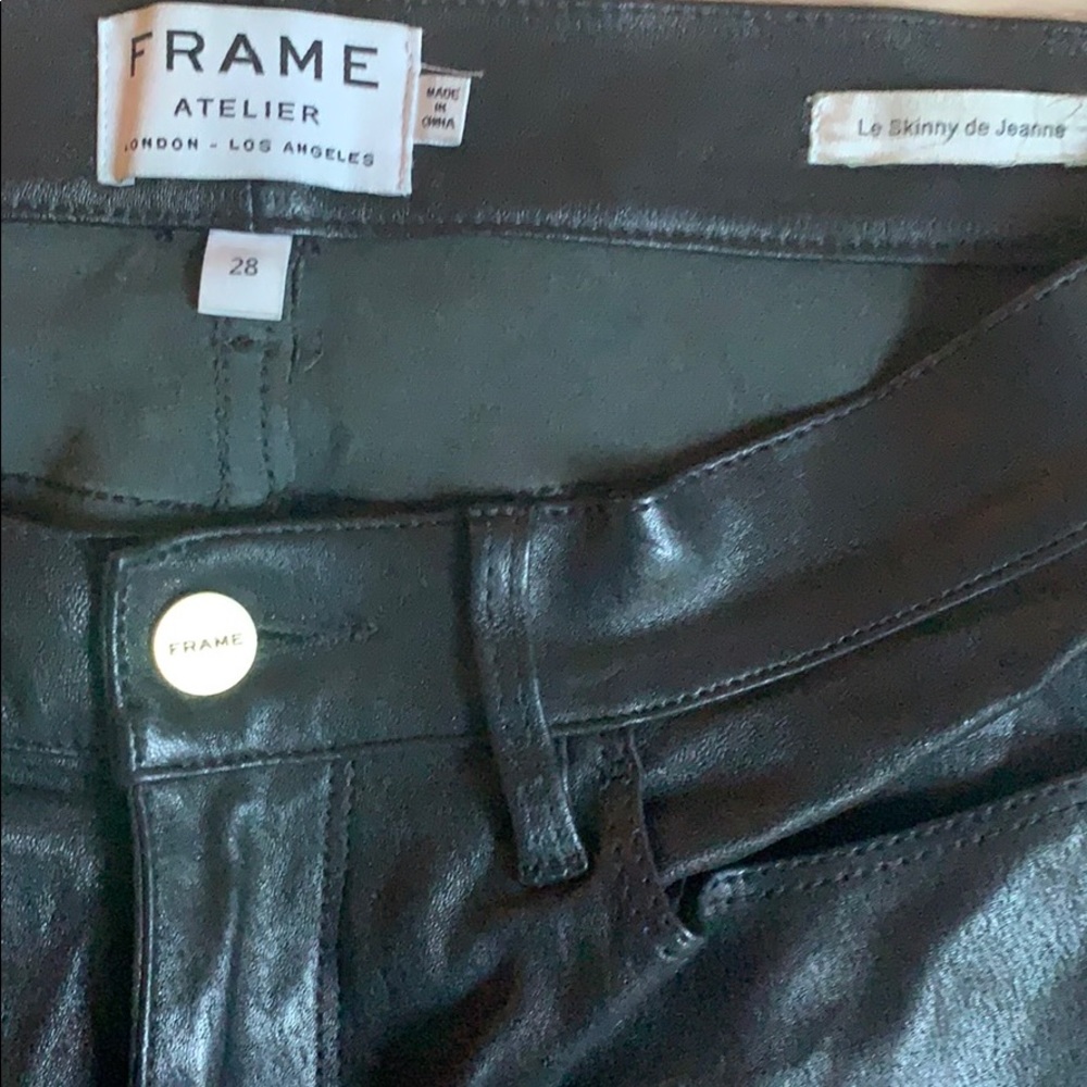 Frame Atelier - Picture 2 of 3